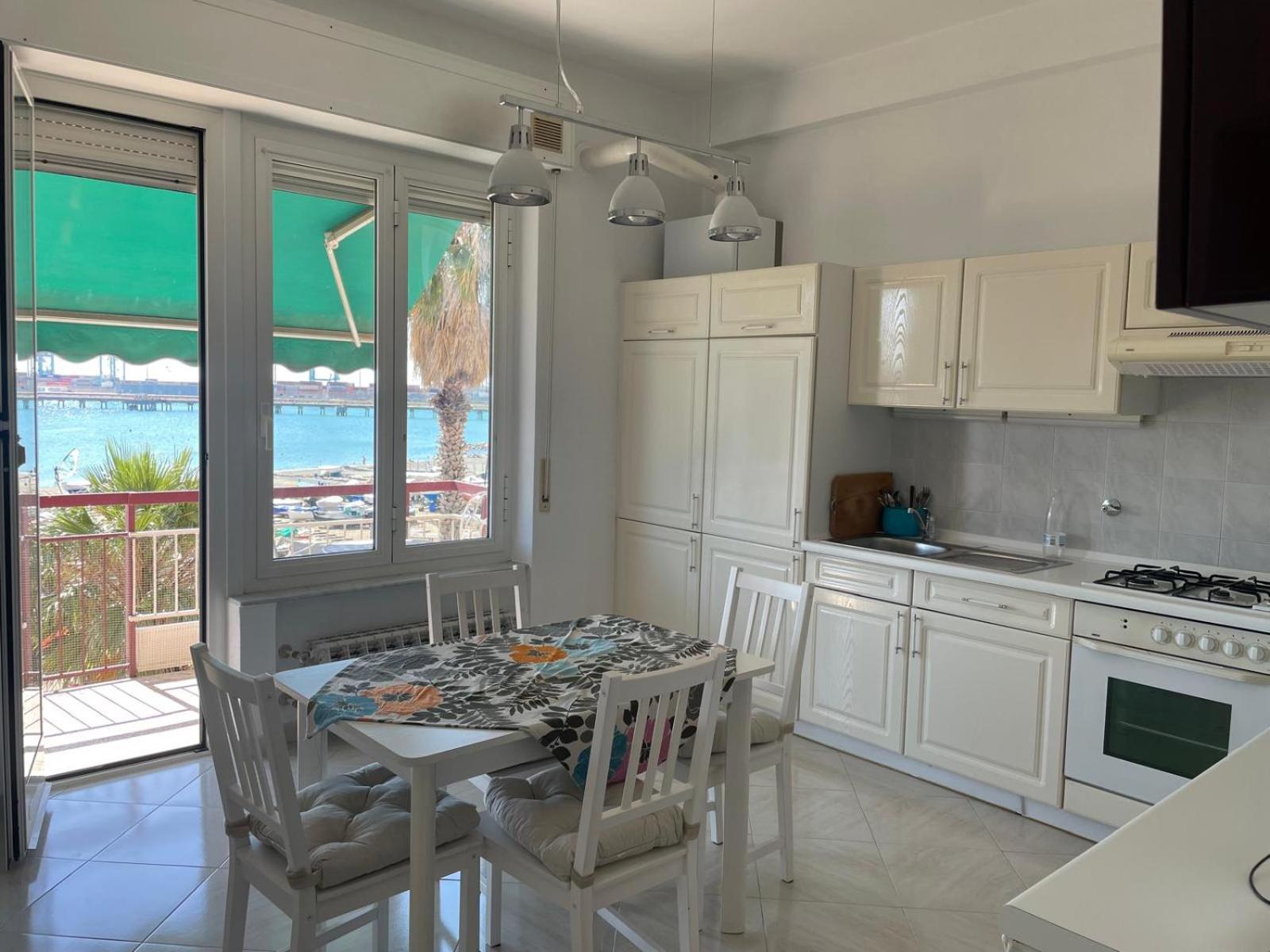 Apartamento Vado Sul Mare Vado Ligure Exterior foto